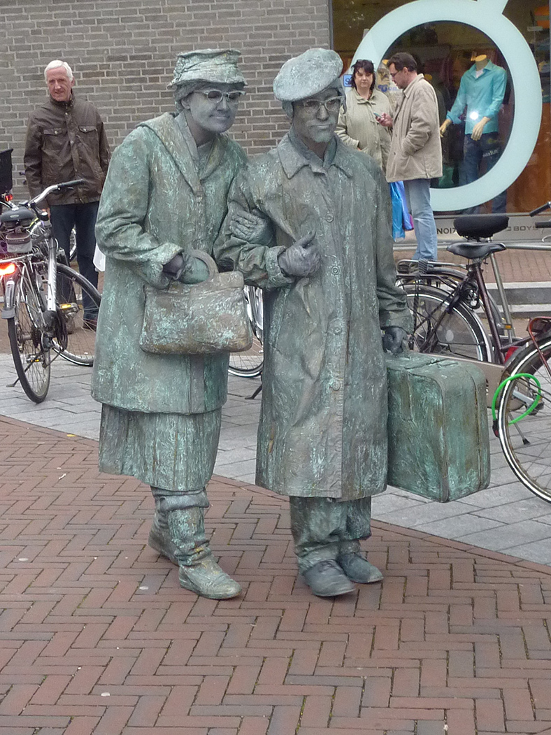 054 Jansen & de Vries - Miss Jansen & Mr de Vries - Living Statue - Levend Standbeeld | 019 - Animation - Animatie